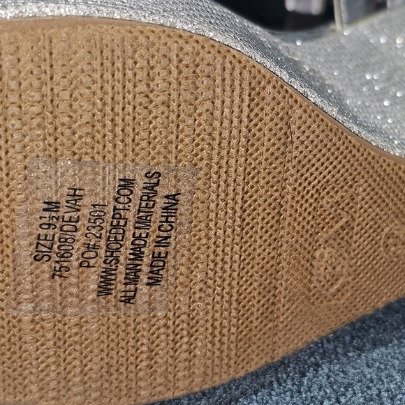 Chelsea Moreland Women Silver Strappy Wedge Heel Shoes. - Picture 2 of 3